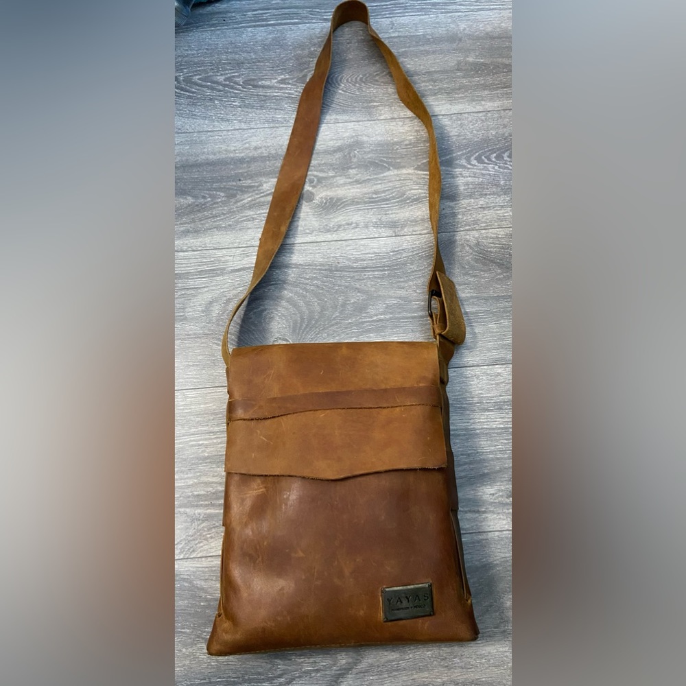 YAYAS Leather Messenger Bag- Vintage Crossbody Laptop IPad Handmade Bag - Picture 3 of 16